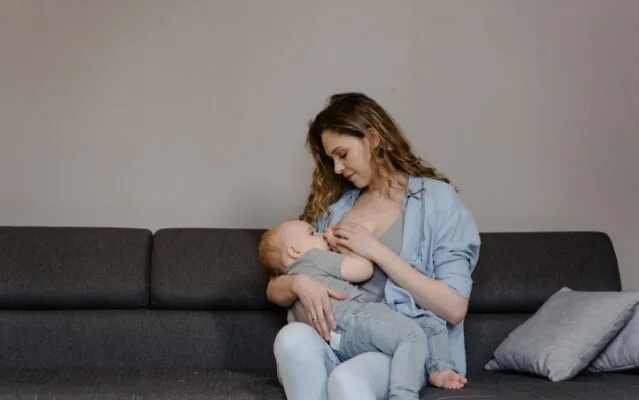 mother-breastfeed-baby mother breastfeed baby